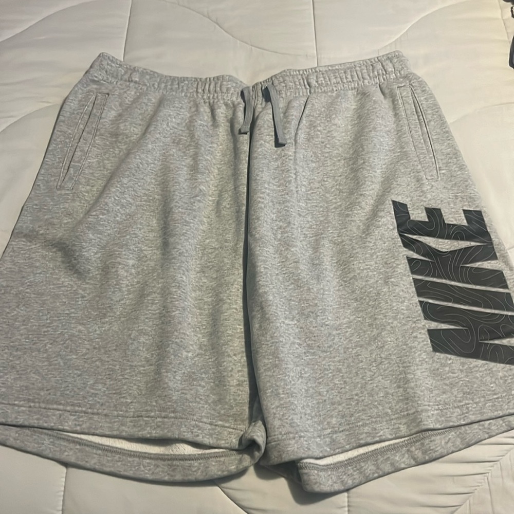 Gray Nike sweat shirts